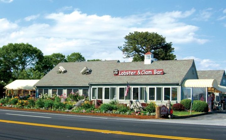 Don’t Let The Outside Fool You, This Seafood Restaurant In Massachusetts Is A True Hidden Gem