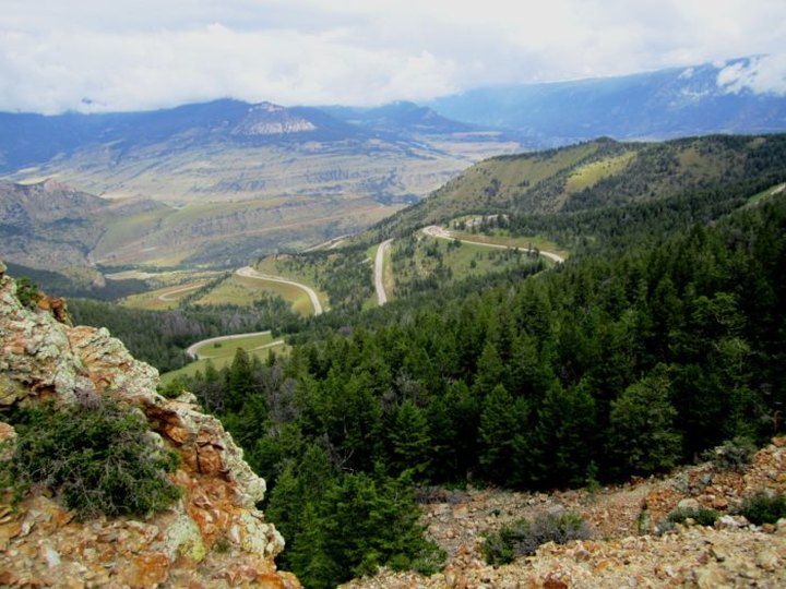 The Breathtaking Overlook In Wyoming That Lets You See For Miles And Miles