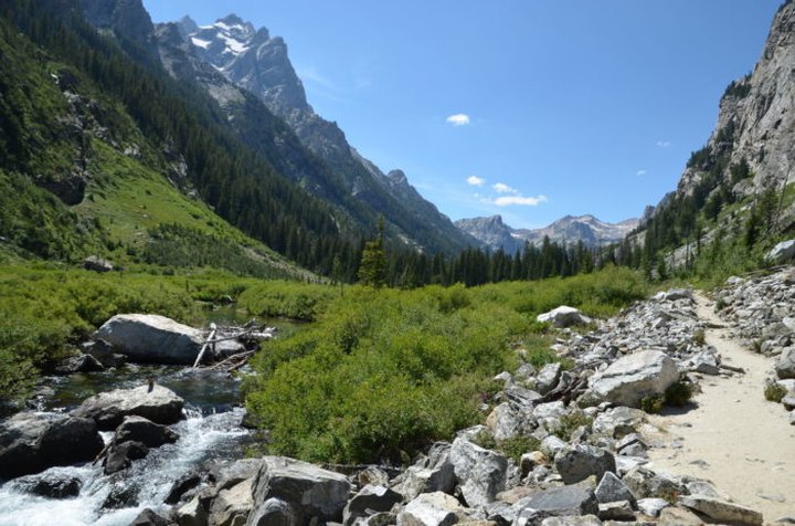 The Underrated River Trail In Wyoming You'll Want To Hike Over And Over Again