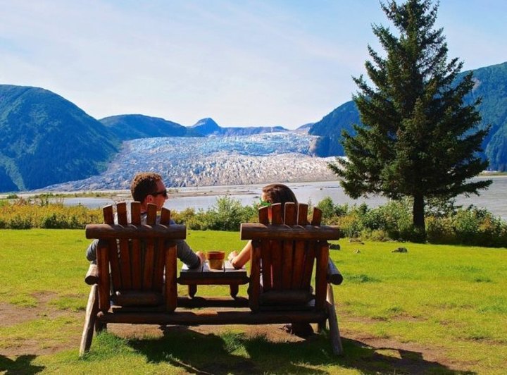 This Stunning Glacier Lodge Might Just Be The Most Beautiful Place To Visit In Alaska