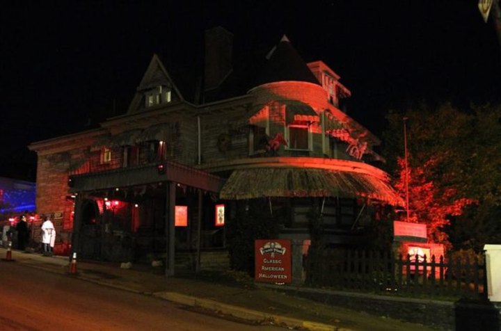 This Old Funeral Home In Pennsylvania Is Now A Haunted House And One Visit Will Give You Nightmares