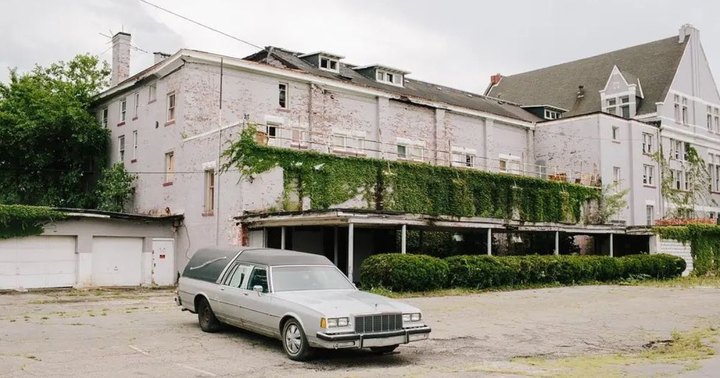 The Old Cleveland Funeral Parlor That Has A Truly Creepy Past