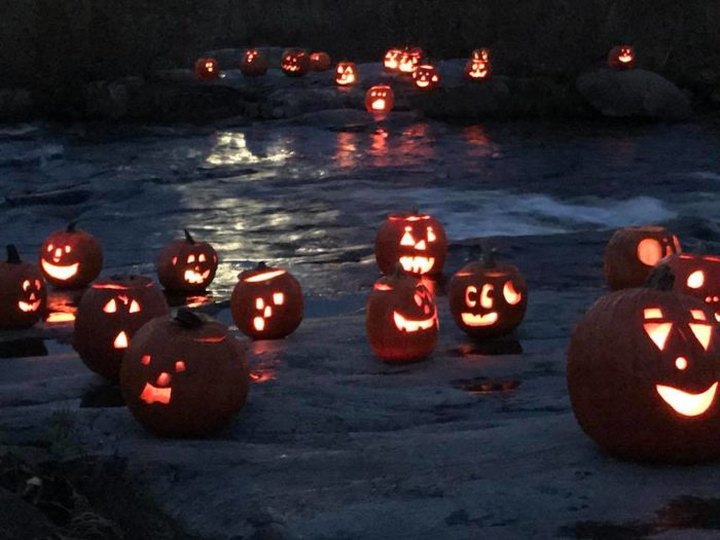 There's A Glowing Pumpkin Trail Coming To New Hampshire And It'll Make Your Fall Magical