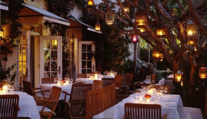 This Outdoor Garden Restaurant In Florida Is The Perfect Place To Take That Special Someone