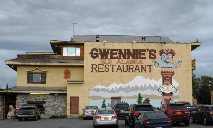 You'll Fall In Love With This Iconic Restaurant And Its Classic Alaskan Charm