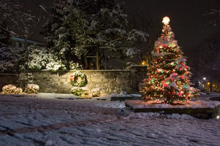 Christmas In These 10 Pennsylvania Towns Looks Like Something From A Hallmark Movie