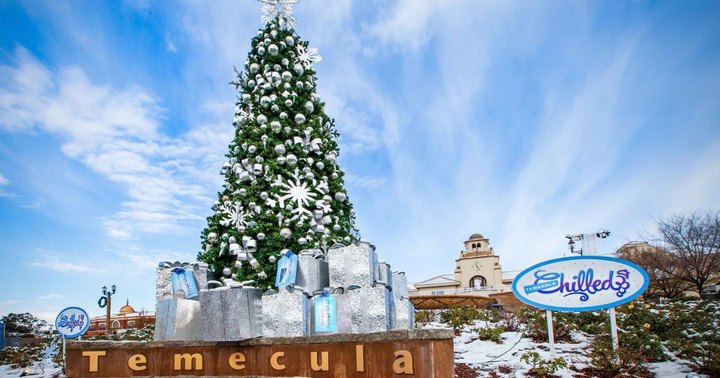 The One Southern California Town That Transforms Into A Christmas Wonderland Each Year