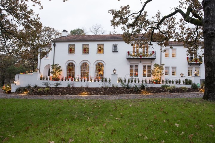 The 90-year-old Estate In Arkansas You Absolutely Have To See During The Holiday Season