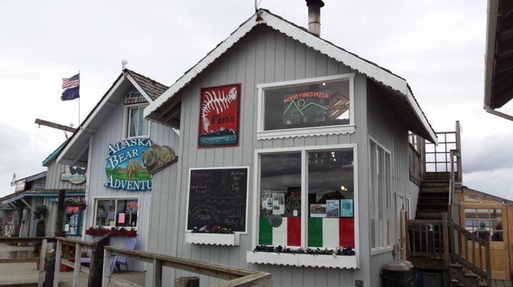 The Little Hole-In-The-Wall Restaurant That Serves The Best Pizza In Alaska