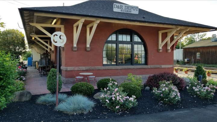 This Train Station Near Buffalo Is Actually A Restaurant And You Need To Visit
