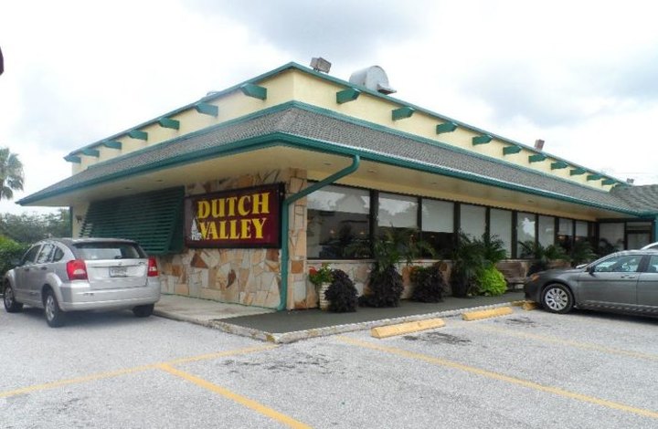 A Down-Home Amish Restaurant In Florida, Dutch Valley Restaurant Serves Scrumptious Breakfasts