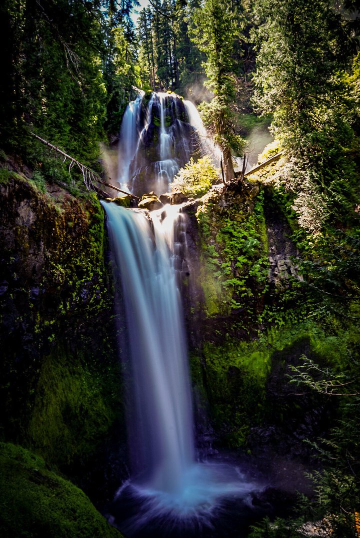 The Washington Waterfall Hike You've Never Heard Of But Have To Try