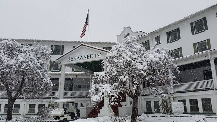The Pennsylvania Resort That Turns Into A Magical Wonderland Every Winter