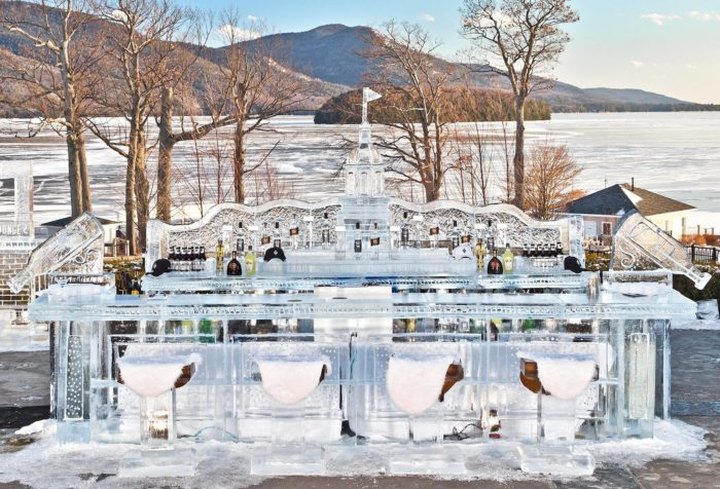 This Beautiful Bar In New York Is Made Of Over 18,000 Pounds Of Crystal Clear Ice