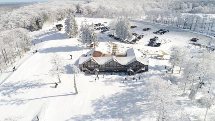 The Mountain Resort Near Pittsburgh That's Perfect For A Winter Getaway