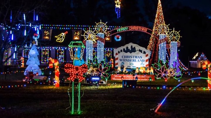 The Arkansas Home That's Been Getting People Into The Christmas Spirit For Over Three Decades
