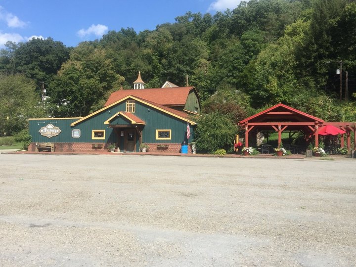 The Enchanting Small Town Winery Near Pittsburgh You'll Absolutely Want To Visit