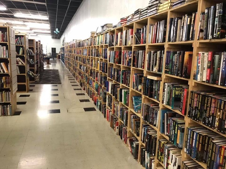 This 20,000 Square Foot Bookstore In Ohio Is A Book Lover's Dream Come True