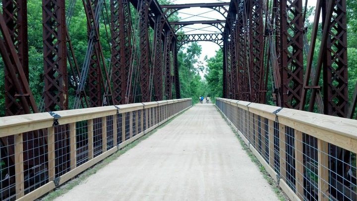 The Magnificent Bridge Trail In Kansas That Will Lead You To A Hidden Overlook