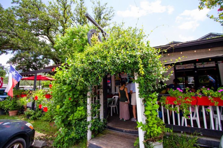 Journey To Middle Earth At Hobbit Cafe, A Lord Of The Rings-Themed Restaurant In Texas