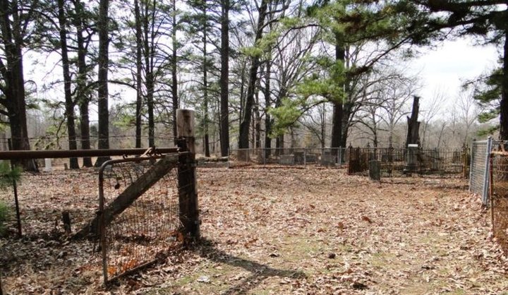 You Won’t Want To Visit This Notorious Mississippi Cemetery Alone Or After Dark