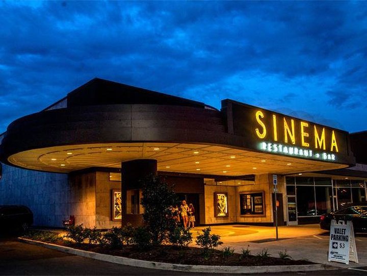 Movie Buffs Will Go Wild For This Cinema-Themed Restaurant In Tennessee