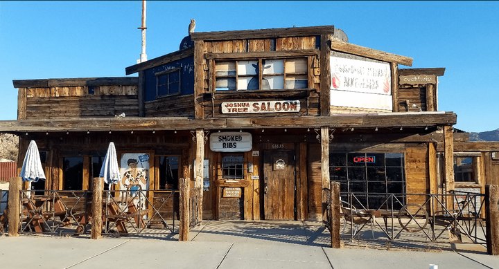 The Rustic Saloon In The Middle Of Nowhere That Should Be On Everyone's Southern California Bucket List