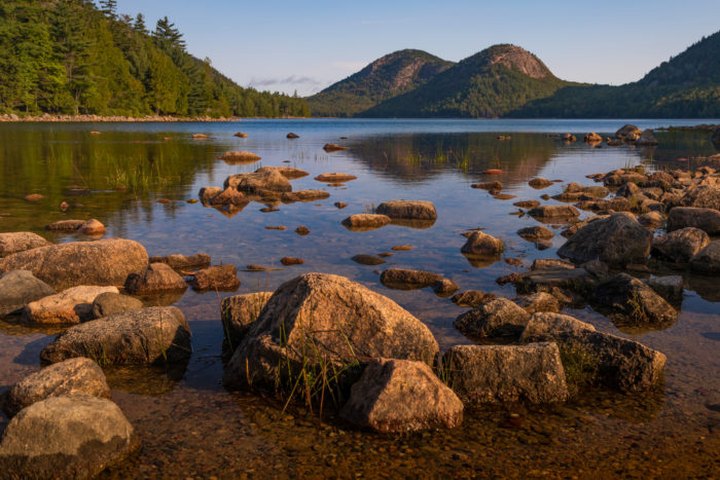 There's Nothing More Refreshing Than These 10 Lakes In Maine This Spring