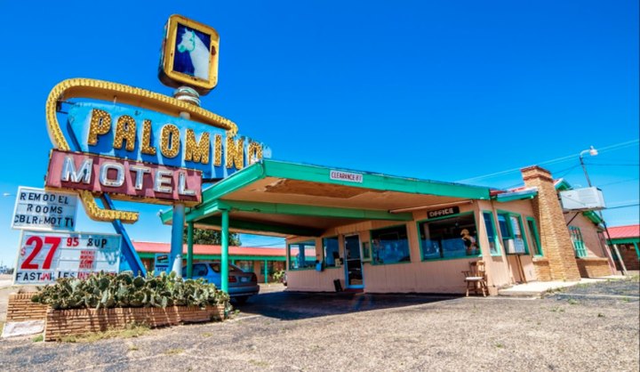 Take A Summer Road Trip Down Route 66 And Stay At These Iconic Motels