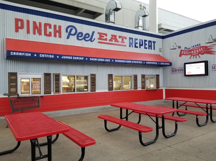 There’s A Crawfish Boil Outside This One H-E-B In Texas
