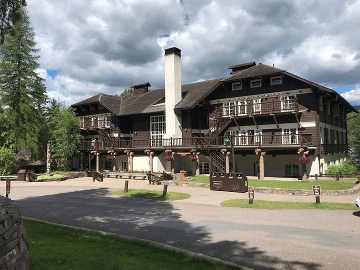 This Century-Old Lodge In Montana Only Gets Better With Age