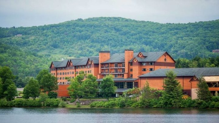 There's A Breathtaking Resort Tucked Away Inside Of This Maryland State Park