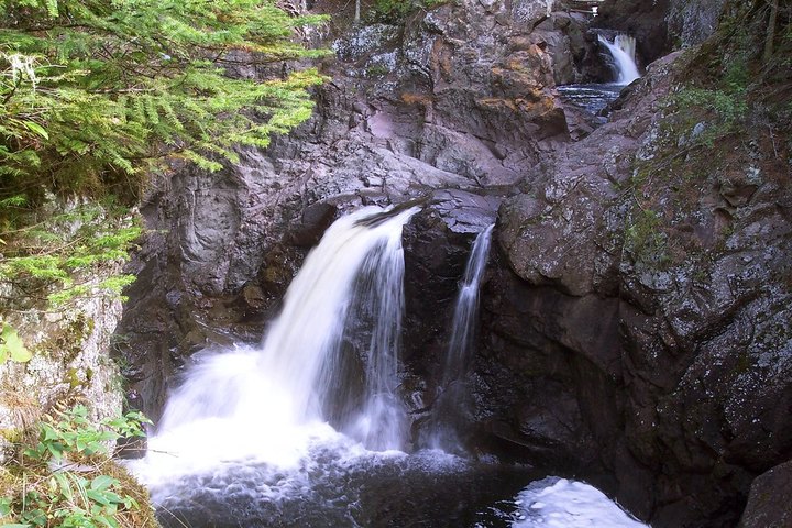 The Hike To This Little-Known Minnesota Waterfall Is Short And Sweet