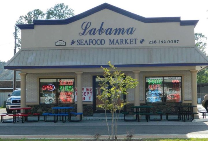 Some Of Mississippi’s Best Po’boys Can Be Found Inside This Seafood Market