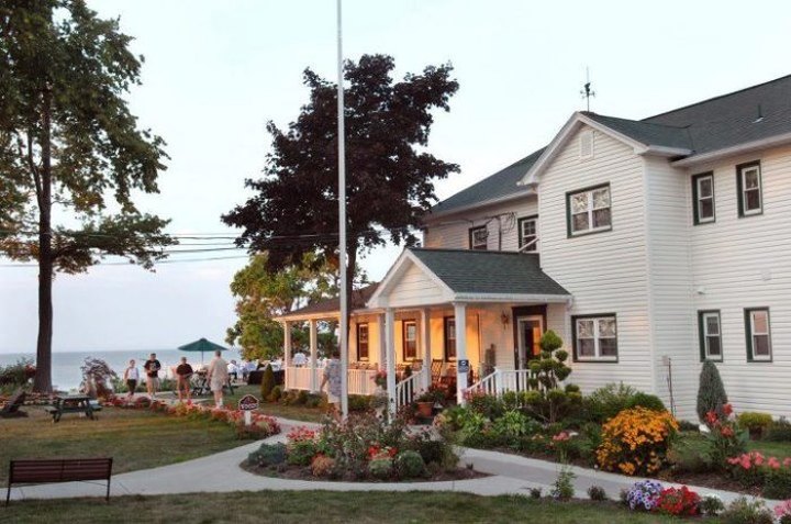 8 Waterfront Getaways In Ohio That Are Picture Perfect For Your Next Weekend Away