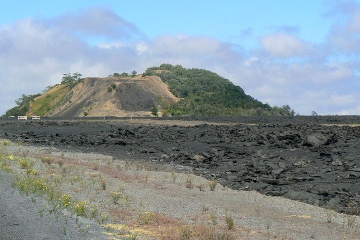 This Easy Trail In Hawaii Leads To The Summit Of A Volcanic Cinder Cone