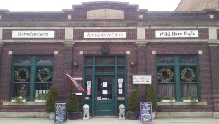 This Illinois Antique Store And Vintage Restaurant Combo Will Be Your New Favorite Destination