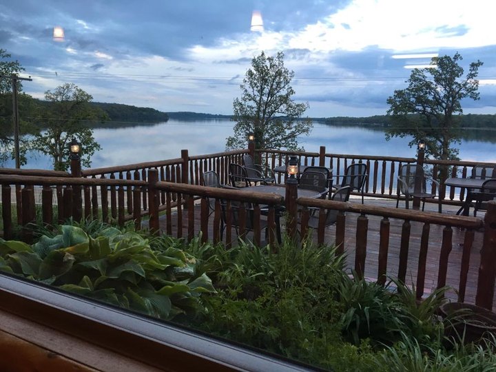 This Lakeside Cabin Restaurant In Minnesota Is Downright Dreamy And You Need To Visit