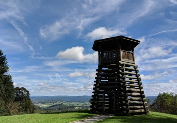 The Magnificent Overlook In West Virginia That’s Worthy Of A Little Adventure