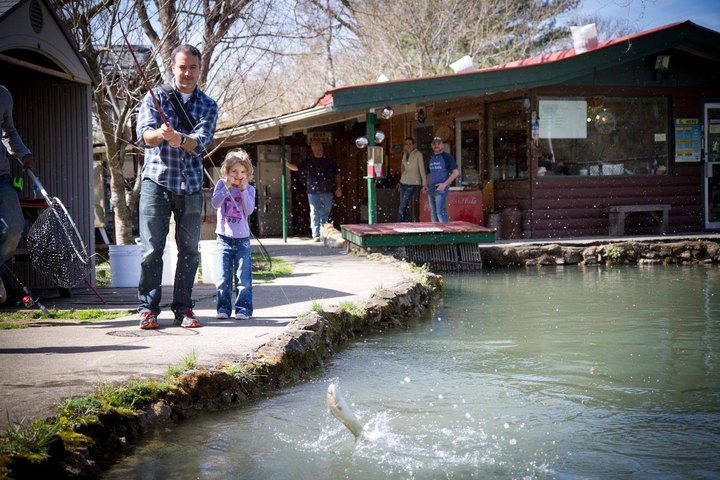 The Hidden Trout Farm In Tennessee Where Everyone In The Family Will Have Endless Fun