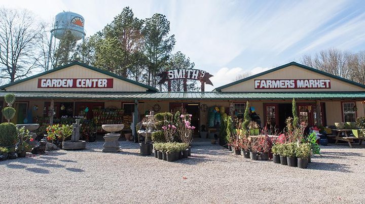 A Trip To This Gigantic Indoor Farmers Market in Mississippi Will Make Your Weekend Complete