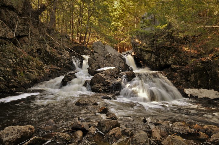 The Hike To This Little-Known Massachusetts Waterfall Is Short And Sweet