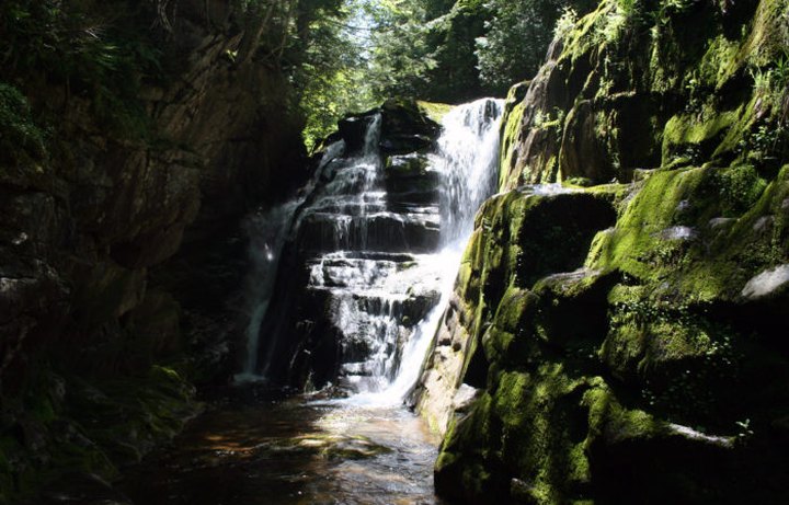Maine's Most Refreshing Hike Will Lead You Straight To A Beautiful Swimming Hole