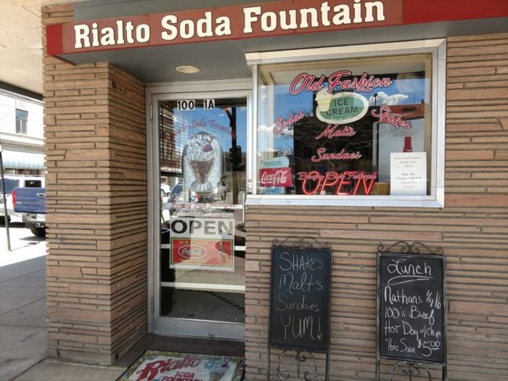 This Old School Ice Cream Parlor In Wyoming Will Take You Back In Time