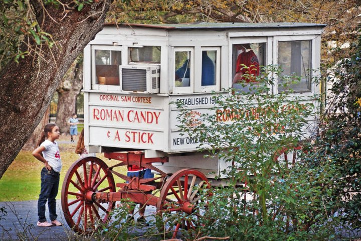 You'll Love This Nostalgic Candy Wagon That's Only Found In New Orleans