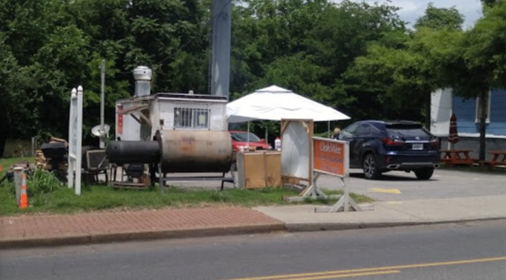This Outstanding Roadside BBQ Joint In Nashville Is Hiding In Plain Sight