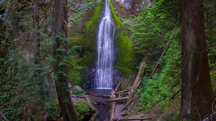 This Easy Waterfall Hike In Washington Is Almost Too Good To Be True