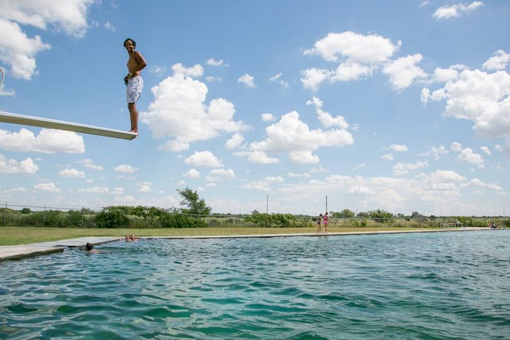 Most People Don't Know This Swimming Hole In Oklahoma Even Exists