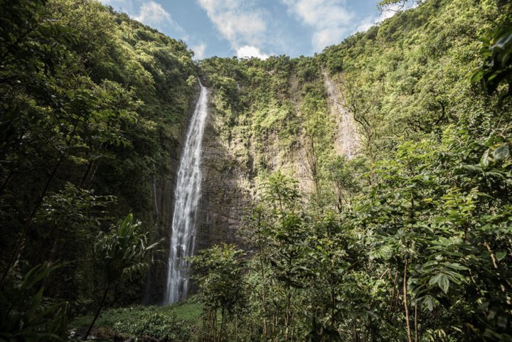 You Can See 7 Waterfalls In Just One Day Of Hiking In Hawaii