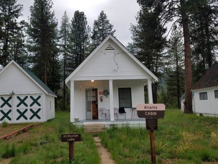 You Can Rent This Historic Cabin And Spend The Night In A Real Idaho Ghost Town